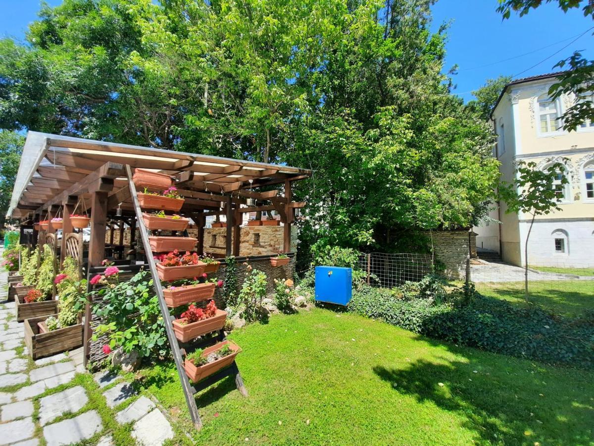 Семеен Хотел-Ресторант Маламовата Къща Gotse Delchev Exterior foto