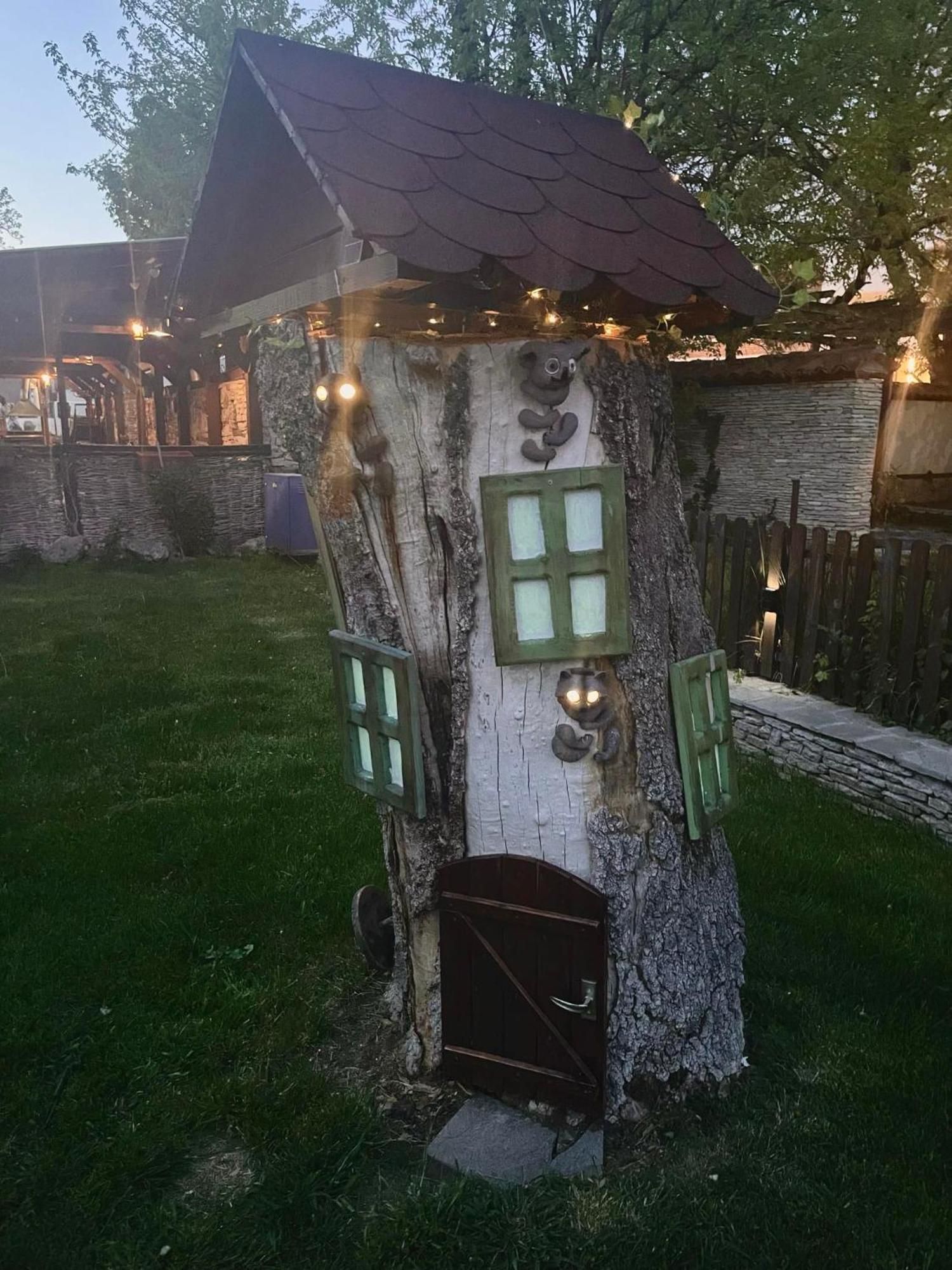 Семеен Хотел-Ресторант Маламовата Къща Gotse Delchev Exterior foto
